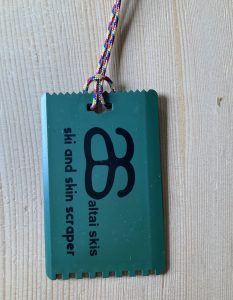 Altai Skis ski scraper
