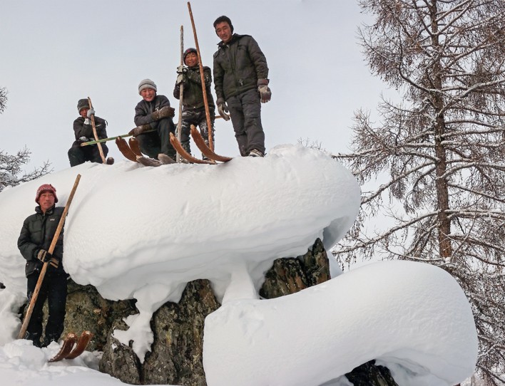 10.14B Skiers On Rock 3441 E1417391151892